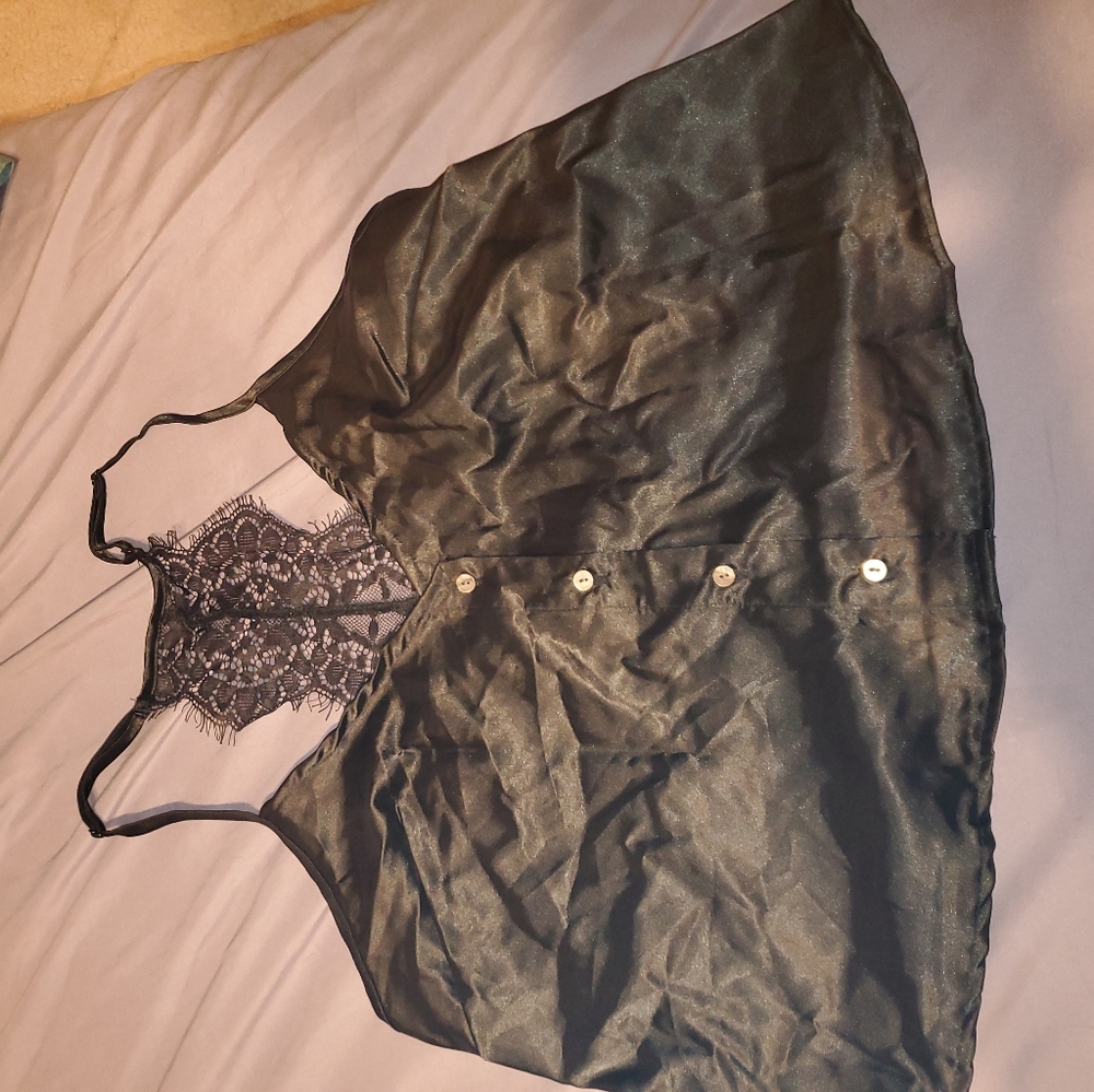 Lingerie - Picture 5 of 6